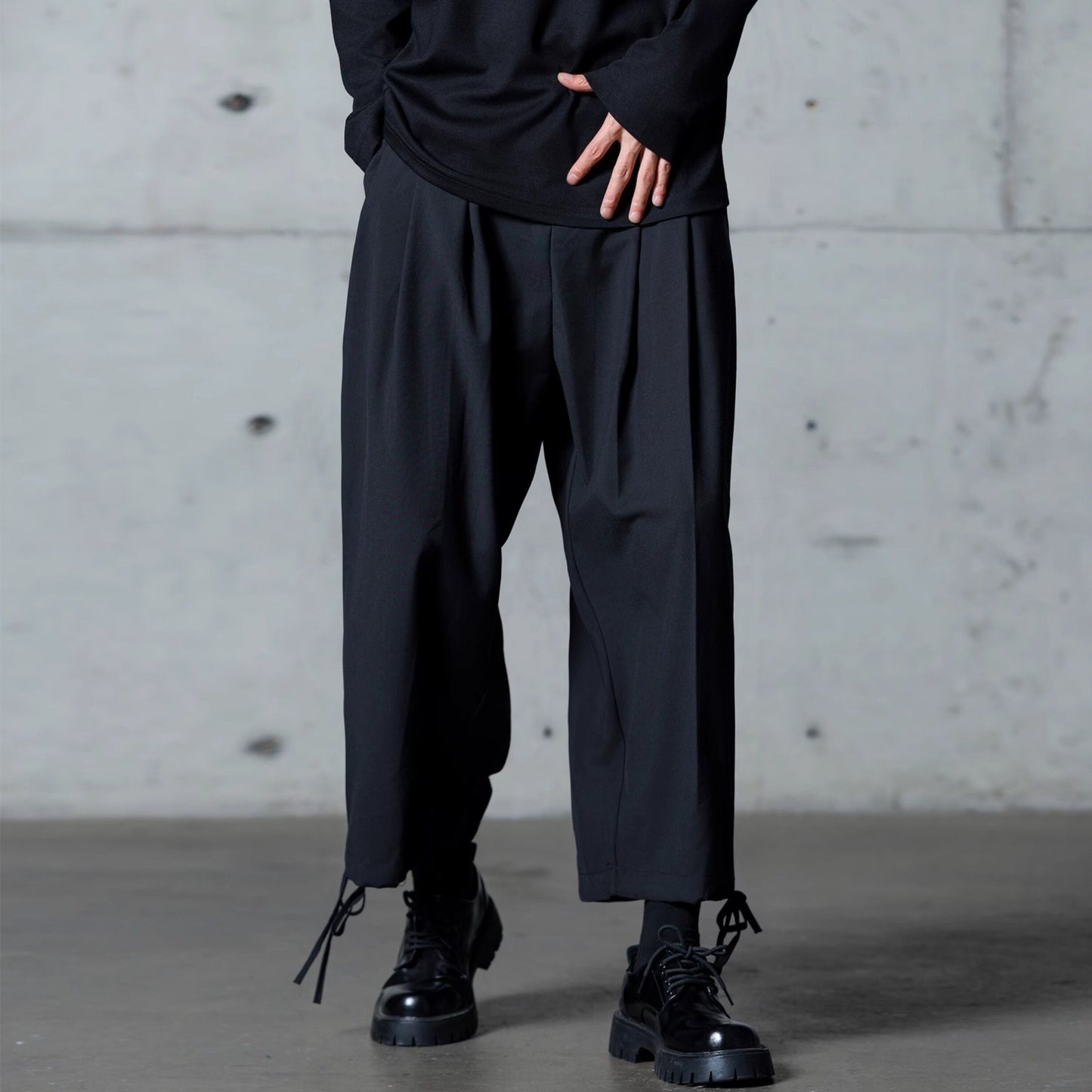 Drawstring Hem Tuck Ankle Pants【TR3300】