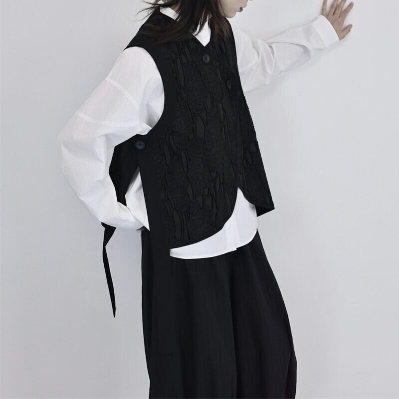 Retro Flower Embossed Vest【TR3239】