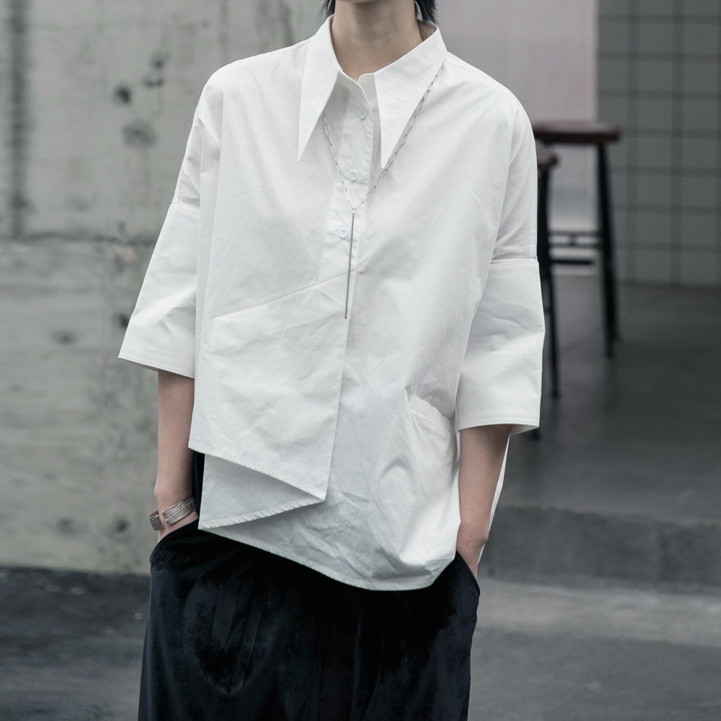 〈Unisex〉Wrap Nichi Irregular Shirt【TR1422】