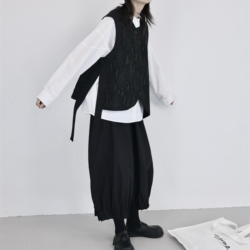 Retro Flower Embossed Vest【TR3239】