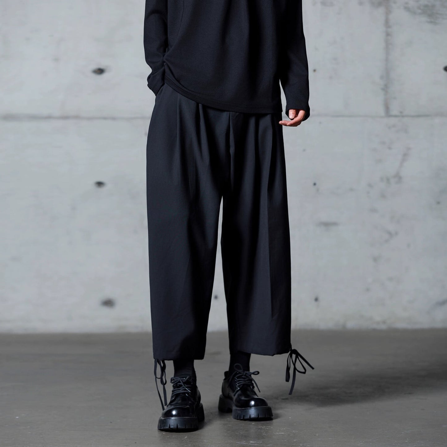 Drawstring Hem Tuck Ankle Pants【TR3300】